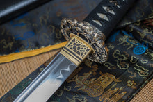 Load image into Gallery viewer, Hand Forged Japanese Samurai Sword Full Tang 1095 Clay Tempered sharpened Brass Dragon Fitting Real hamon Katana Sword
