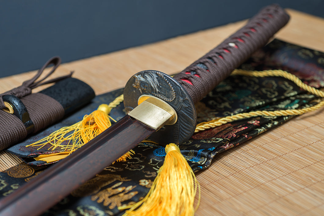 battle ready Full Tang Hand Made Japanese Samurai Sword Forged red Damascus Steel sharpened Katana Sword